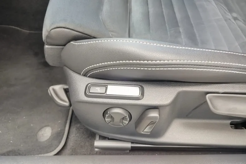 Volkswagen Passat din 2021 cu 160.873 km - oferta VOL136179 - foto 11