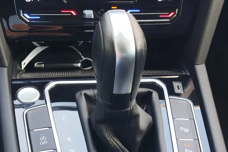 Volkswagen Passat din 2021 cu 160.873 km - oferta VOL136179 - foto 26