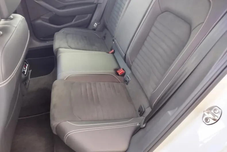 Volkswagen Passat din 2021 cu 160.873 km - oferta VOL136179 - foto 31