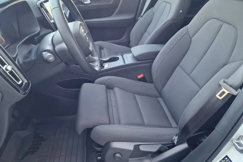 Volvo C40 din 2025 cu 864 km - oferta VOL136188 - foto 10