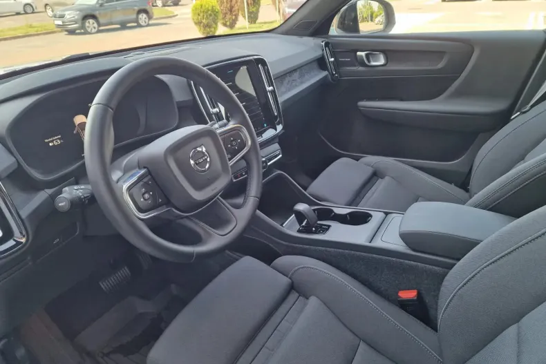 Volvo C40 din 2025 cu 864 km - oferta VOL136188 - foto 11