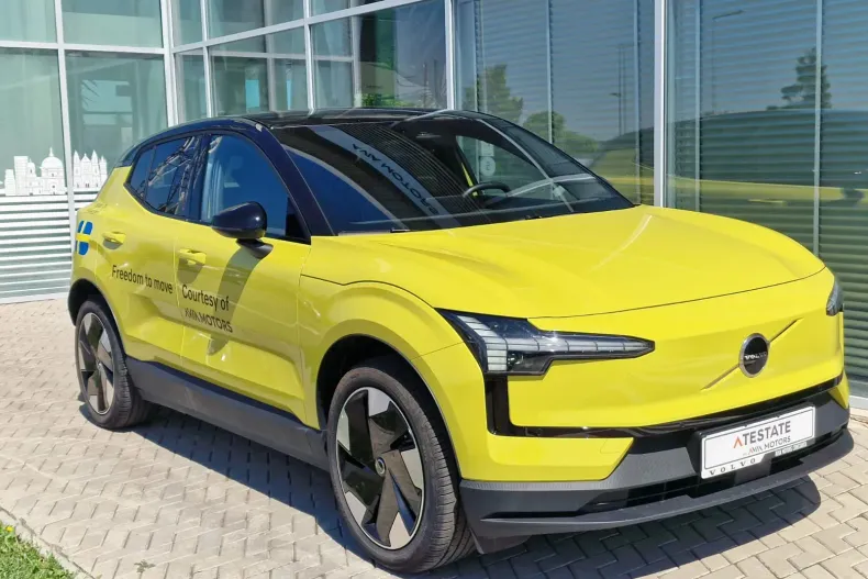 Volvo EX30 din 2025 cu 4.749 km - oferta VOL136189 - foto 3