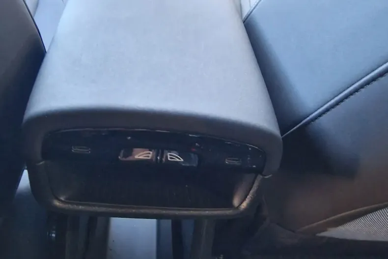 Volvo EX30 din 2025 cu 4.749 km - oferta VOL136189 - foto 25