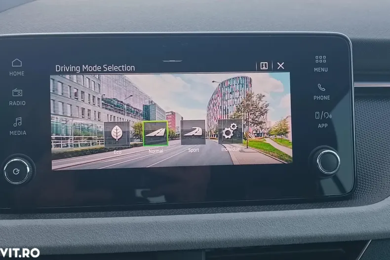 Skoda Scala din 2024 cu 14.207 km - oferta SKO136197 - foto 17