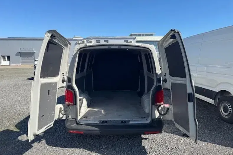 Volkswagen Transporter din 2023 cu 48.000 km - oferta VOL136274 - foto 5