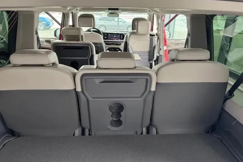 Volkswagen Multivan din 2025 cu 189 km - oferta VOL136279 - foto 8