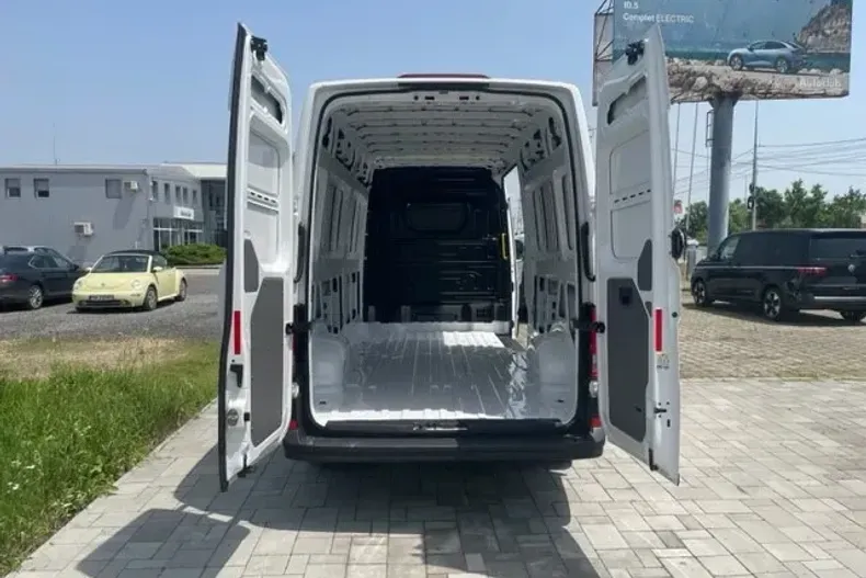 Volkswagen Crafter din 2024 cu 1 km - oferta VOL136280 - foto 8