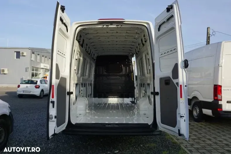 Volkswagen Crafter din 2023 cu 2 km - oferta VOL136282 - foto 6