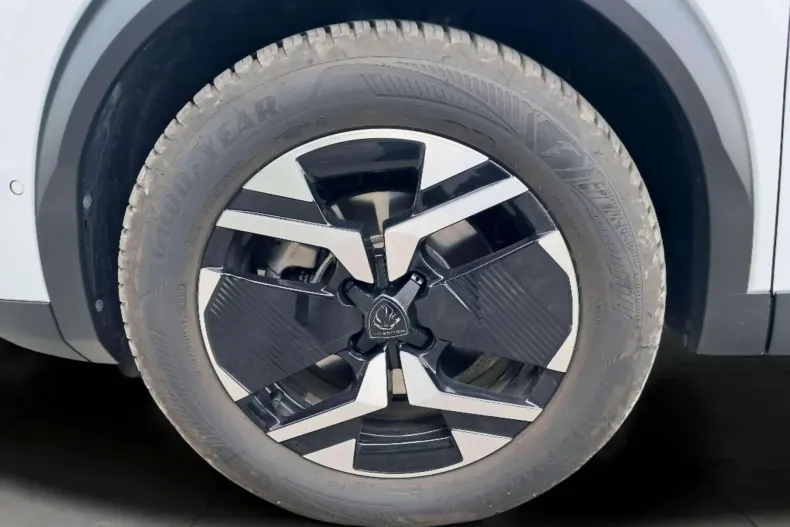 Peugeot 2008 din 2025 cu 2.493 km - oferta PEU136308 - foto 14