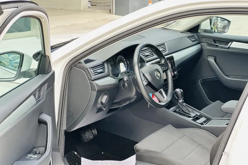 Skoda Superb din 2019 cu 169.000 km - oferta SKO136313 - foto 4