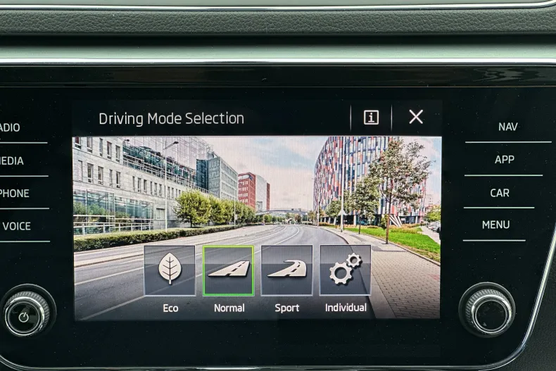 Skoda Superb din 2019 cu 169.000 km - oferta SKO136313 - foto 21