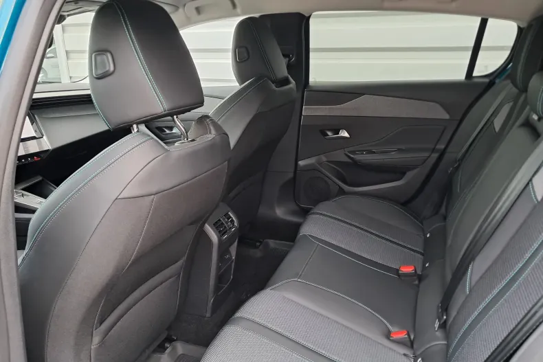 Peugeot 308 din 2024 cu 6.500 km - oferta PEU136347 - foto 12