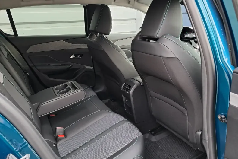 Peugeot 308 din 2024 cu 6.500 km - oferta PEU136347 - foto 15