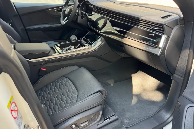 Audi RSQ8 din 2025 cu 12 km - oferta AUD136380 - foto 8