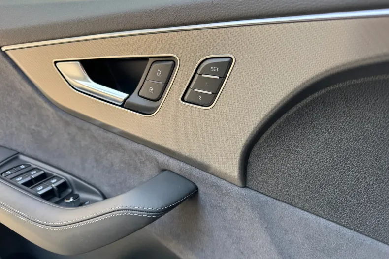 Audi RSQ8 din 2025 cu 12 km - oferta AUD136380 - foto 26