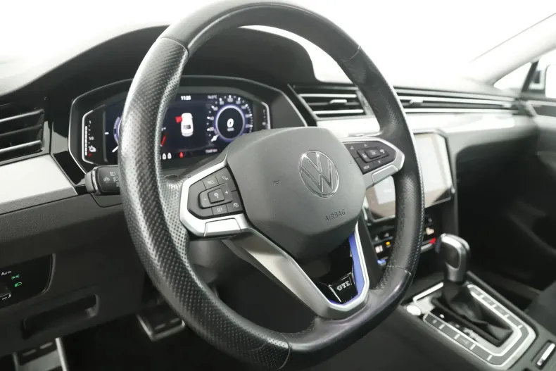 Volkswagen Passat din 2021 cu 75.472 km - oferta VOL136403 - foto 12