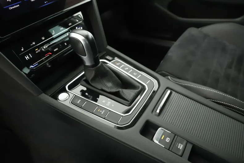 Volkswagen Passat din 2021 cu 75.472 km - oferta VOL136403 - foto 13