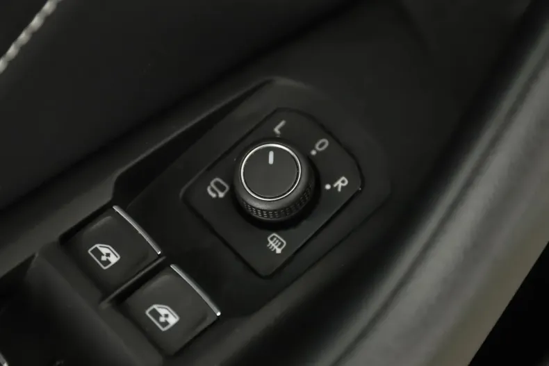 Volkswagen Passat din 2021 cu 75.472 km - oferta VOL136403 - foto 23