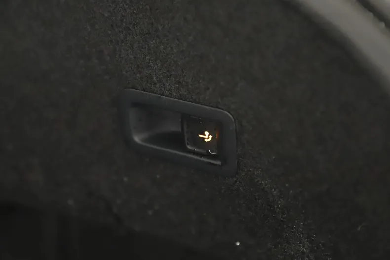 Volkswagen Passat din 2021 cu 75.472 km - oferta VOL136403 - foto 26