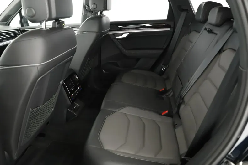 Volkswagen Touareg din 2021 cu 135.336 km - oferta VOL136404 - foto 9