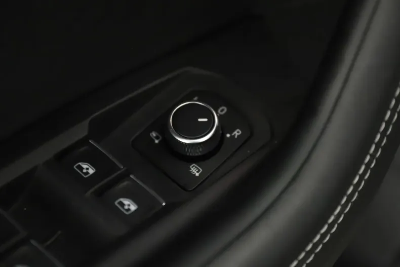 Volkswagen Touareg din 2021 cu 135.336 km - oferta VOL136404 - foto 22