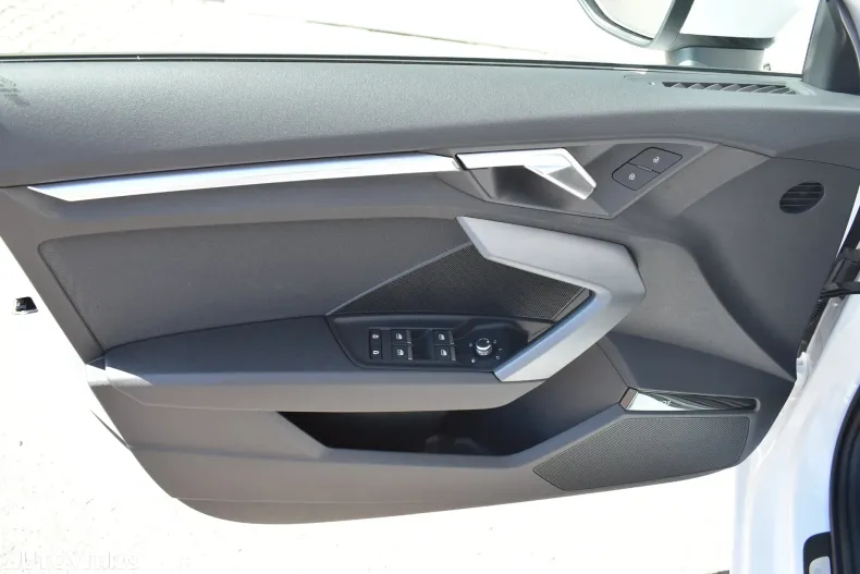 Audi A3 din 2025 cu 10 km - oferta AUD136406 - foto 9