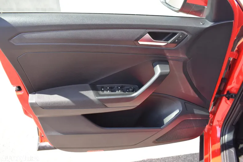 Volkswagen T-Roc din 2019 cu 66.706 km - oferta VOL136417 - foto 9