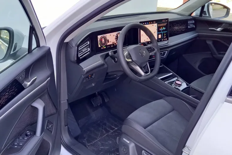 Volkswagen Tiguan din 2025 cu 2.900 km - oferta VOL136438 - foto 6