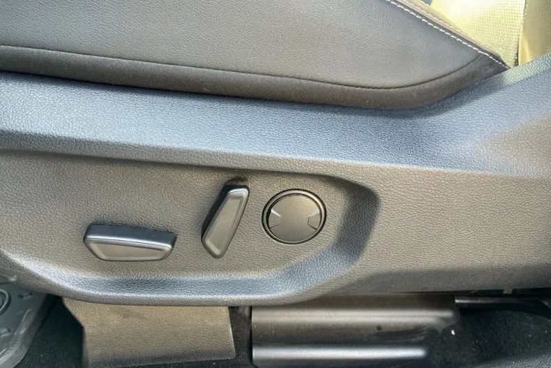 Volkswagen Amarok din 2025 cu 4.200 km - oferta VOL136441 - foto 10