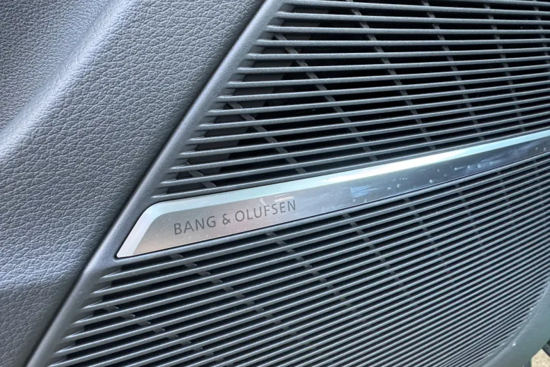 Audi Q8 din 2023 cu 15.480 km - oferta AUD136449 - foto 8