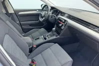 Volkswagen Passat din 2022 cu 164.992 km - oferta VOL136451 - foto 9