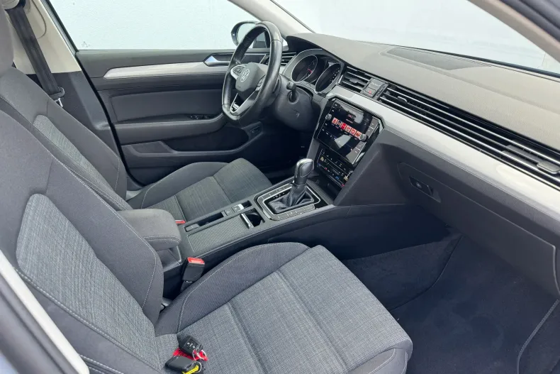 Volkswagen Passat din 2022 cu 164.992 km - oferta VOL136451 - foto 9