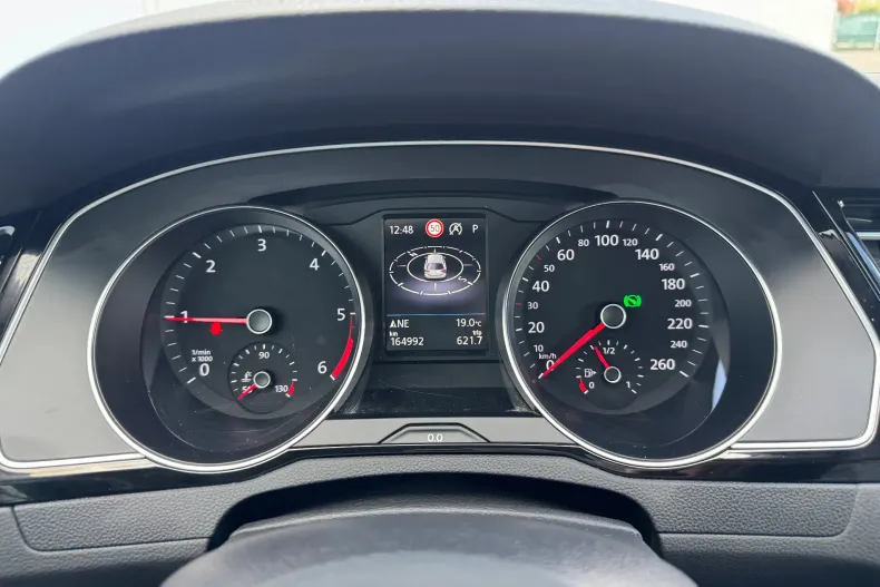 Volkswagen Passat din 2022 cu 164.992 km - oferta VOL136451 - foto 11