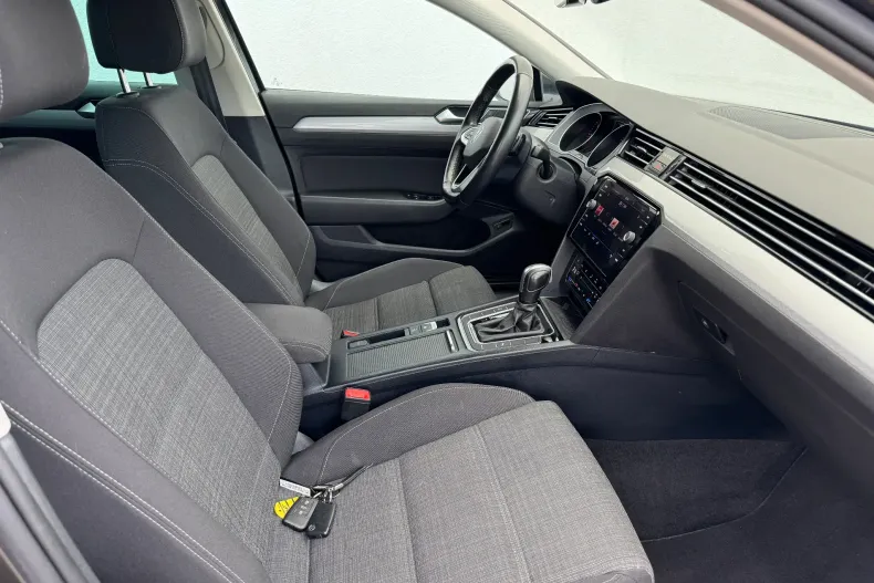 Volkswagen Passat din 2022 cu 171.850 km - oferta VOL136452 - foto 9