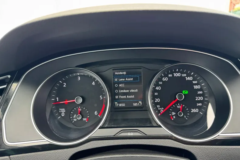 Volkswagen Passat din 2022 cu 171.850 km - oferta VOL136452 - foto 16