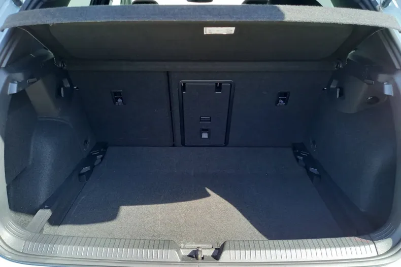 Volkswagen Golf din 2024 cu 6.000 km - oferta VOL136467 - foto 26