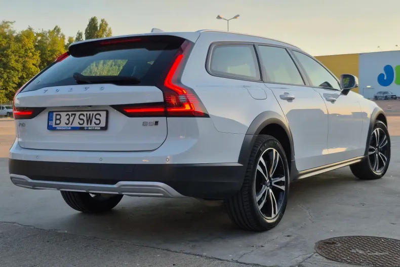 Volvo V90 din 2021 cu 97.650 km - oferta VOL136477 - foto 5