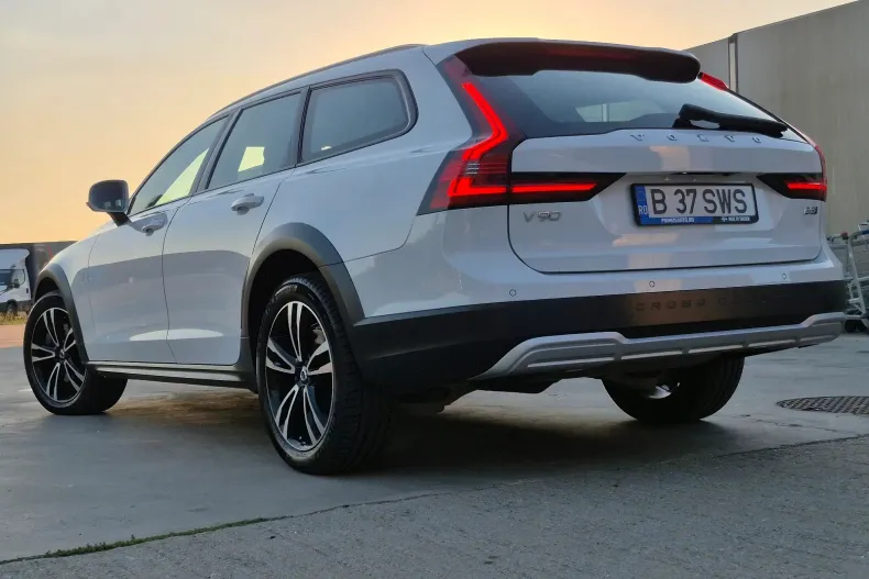 Volvo V90 din 2021 cu 97.650 km - oferta VOL136477 - foto 6