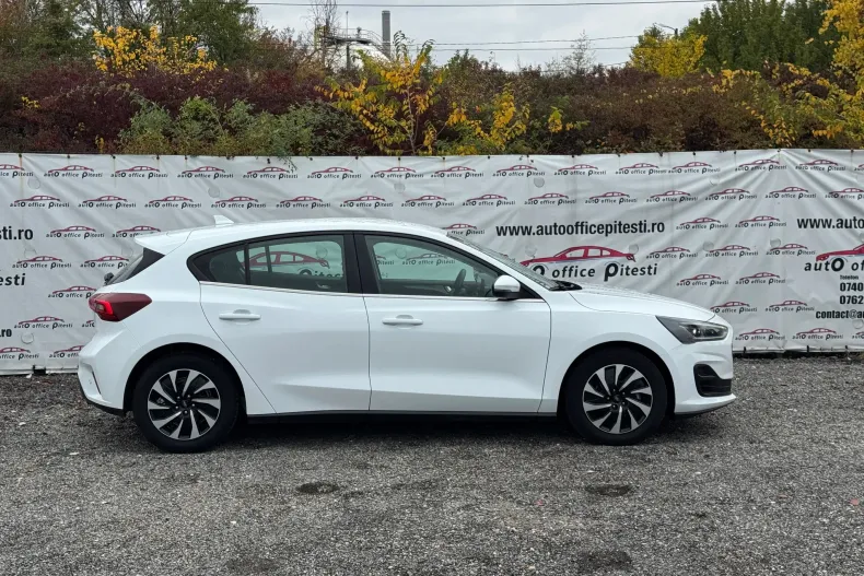 Ford Focus din 2022 cu 27.372 km - oferta FOR136483 - foto 4