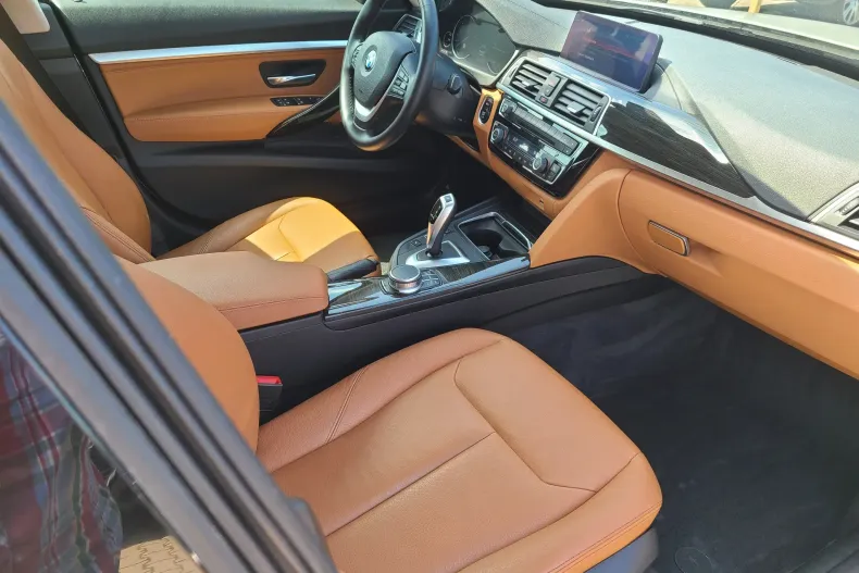 BMW Seria 3 din 2019 cu 96.660 km - oferta BMW136515 - foto 22