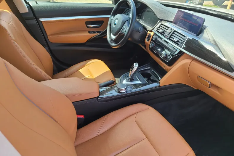 BMW Seria 3 din 2019 cu 96.660 km - oferta BMW136515 - foto 23