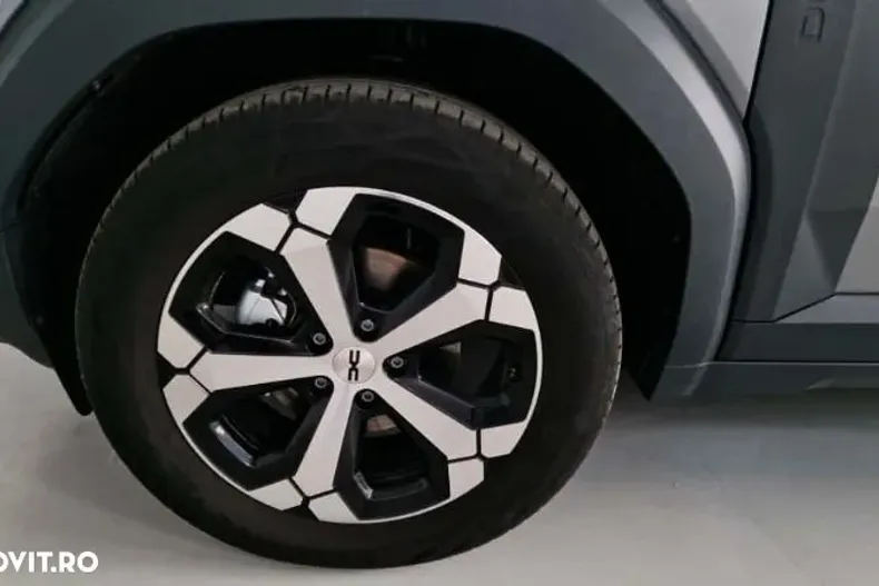Dacia Duster din 2025 cu 4.951 km - oferta DAC136522 - foto 5