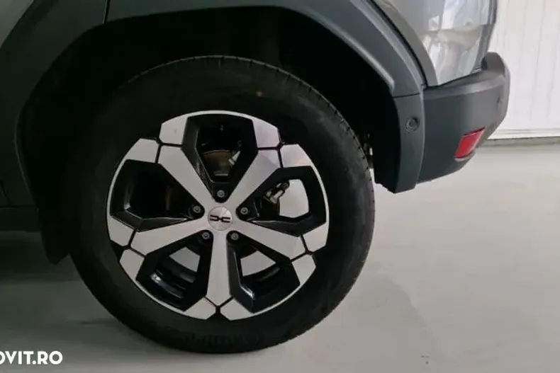 Dacia Duster din 2025 cu 4.951 km - oferta DAC136522 - foto 7