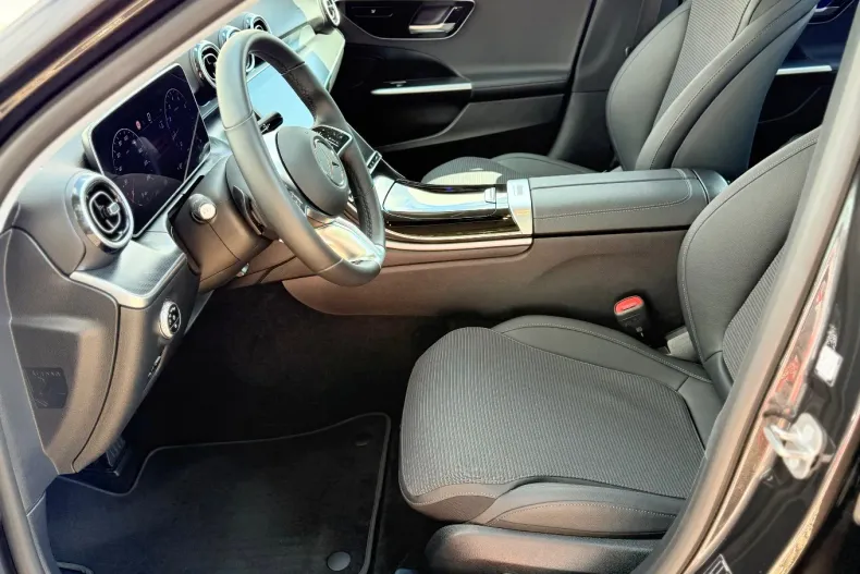 Mercedes-Benz C din 2024 cu 6.800 km - oferta MER136529 - foto 10