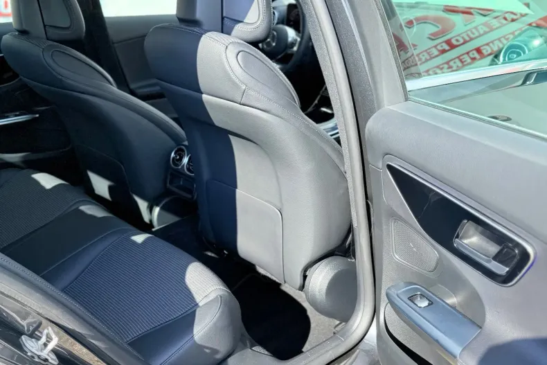 Mercedes-Benz C din 2024 cu 6.800 km - oferta MER136529 - foto 15