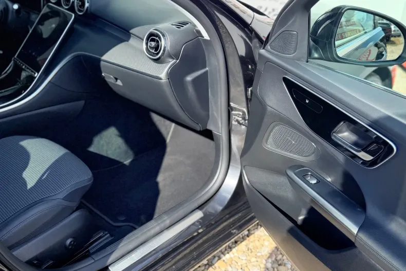 Mercedes-Benz C din 2024 cu 6.800 km - oferta MER136529 - foto 17