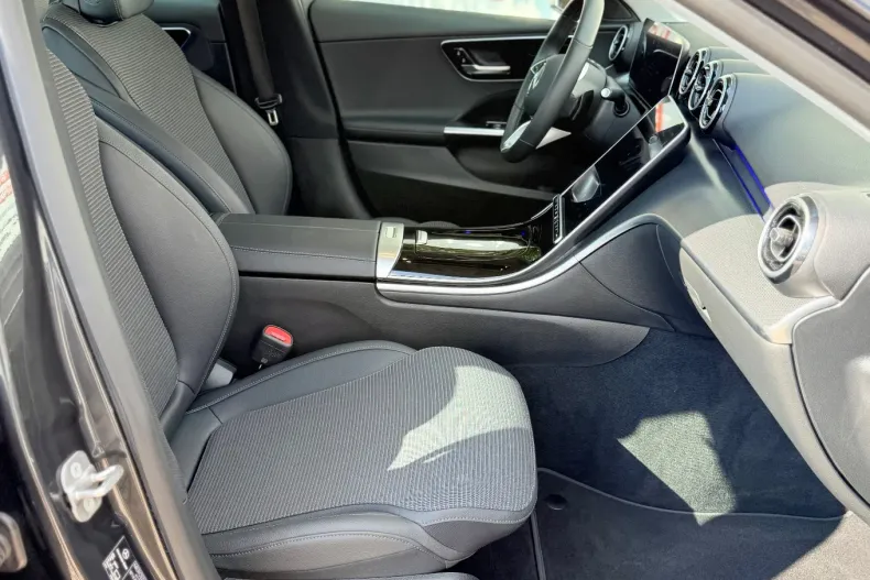 Mercedes-Benz C din 2024 cu 6.800 km - oferta MER136529 - foto 18