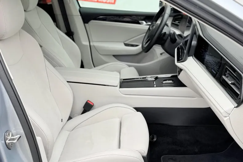 Volkswagen Passat din 2024 cu 11.000 km - oferta VOL136530 - foto 18