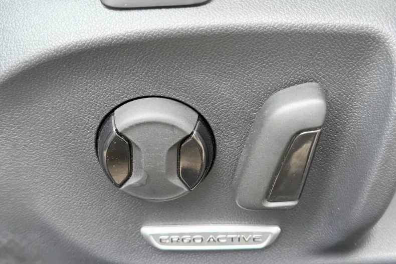 Volkswagen Passat din 2024 cu 11.000 km - oferta VOL136530 - foto 38