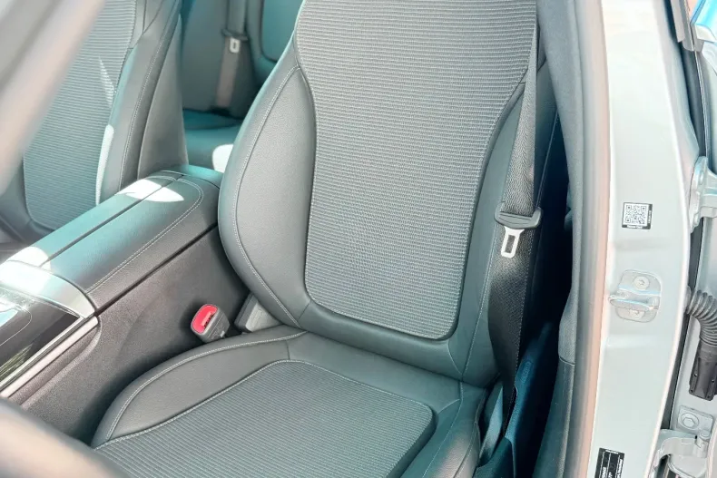 Mercedes-Benz C din 2024 cu 8.200 km - oferta MER136531 - foto 11